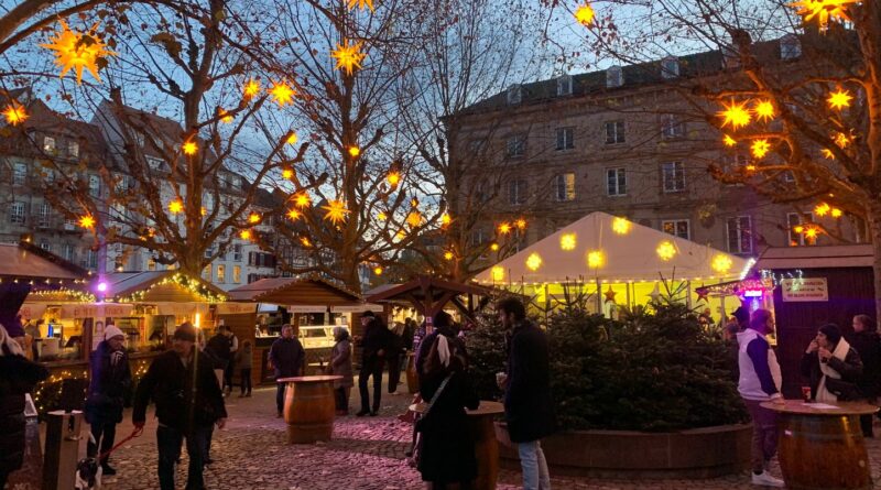 Pourquoi le marché de Noël de Strasbourg ouvre en retard cette année