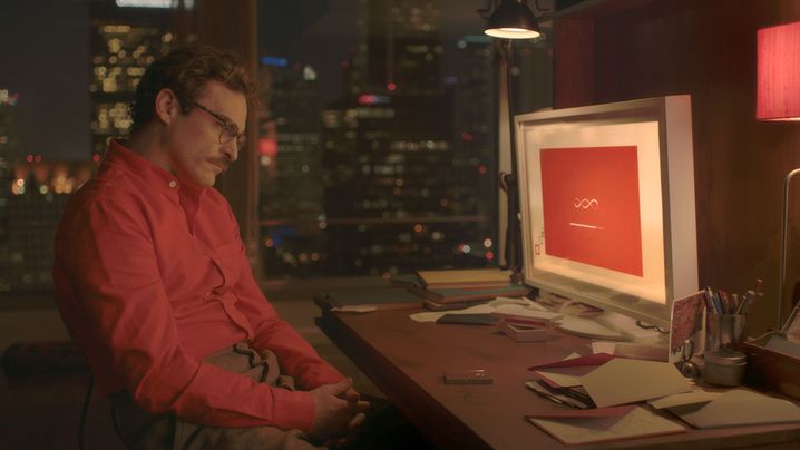 Il y a dix ans seulement, Joaquin Phoenix tombait amoureux d'ue IA dans le film "Her" de Spike Jonze