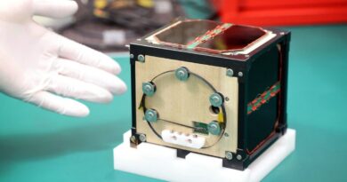 Une première dans l’espace, un satellite en bois a décollé vers l’ISS