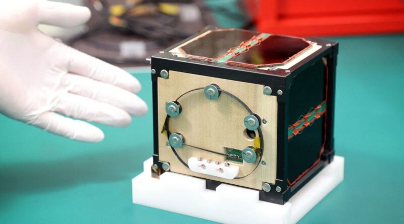 Une première dans l’espace, un satellite en bois a décollé vers l’ISS