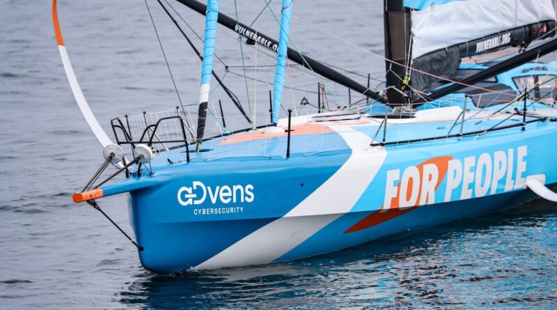 Vendée Globe 2024 : Thomas Ruyant sort en tête du pot-au-noir, le rythme ralentit après le record