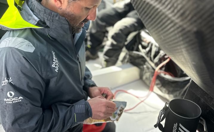 Vendée Globe : « Il voulait manger une tartiflette en mer »… Eric Guérin, le chef étoilé qui nourrit les skippeurs