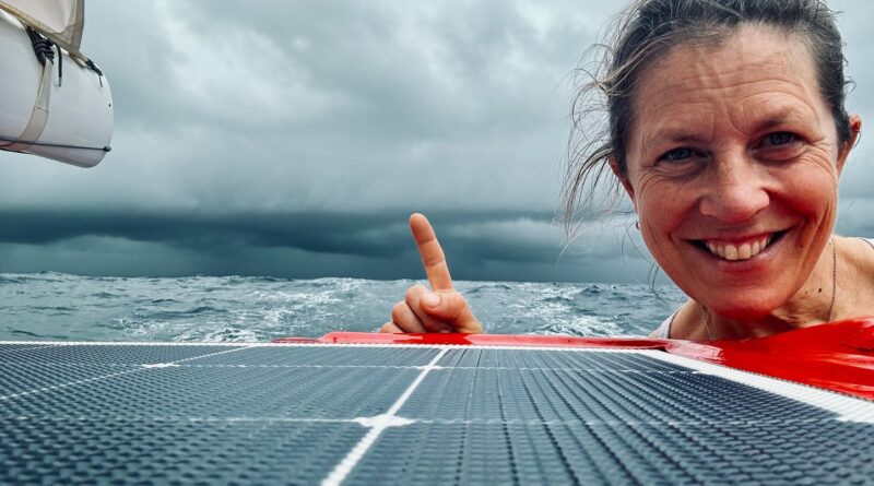 Vendée Globe : « Je mets plein d’alarmes », Samantha Davies et le sommeil à bord d’« Initiatives Cœur »