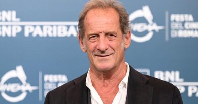 Vincent Lindon est complètement déconnecté… Denitsa profite d’une première sortie avec bébé…