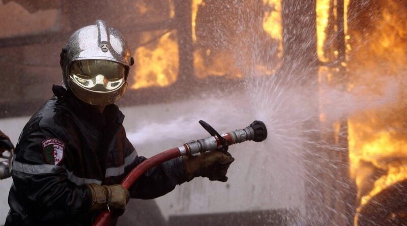 Alger : un incendie éclate à la gare routière de Caroubier