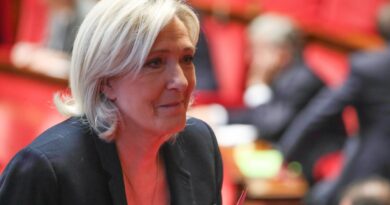 Assemblée nationale : Qualifiant ses opposants de « tartufes », Marine Le Pen satisfaite d’avoir fait chuter Barnier