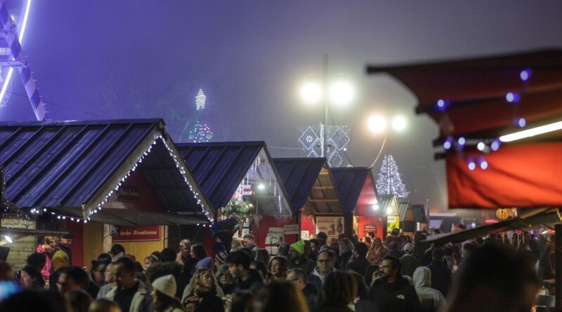 Bordeaux : Des chalets en feu au marché de Noël de la place des Quinconces