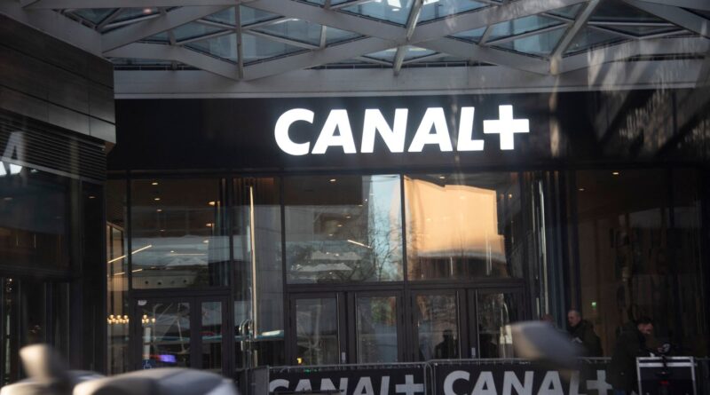 C8 écartée de la TNT : L’intersyndicale prévoit la suppression de 250 de postes chez Canal+