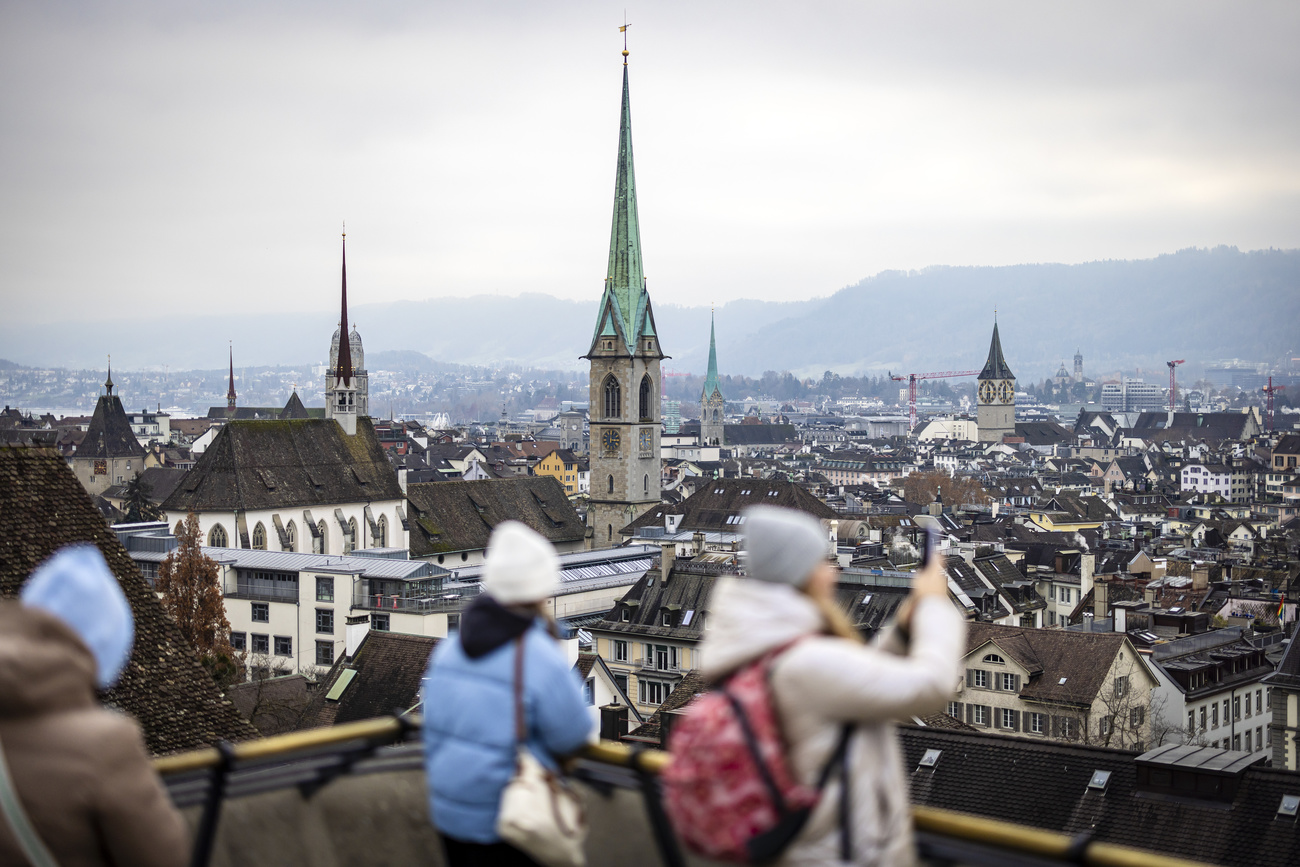 Zurich, centre de l'industrie financière suisse, semble avoir rebondi après l'effondrement de Credit Suisse.