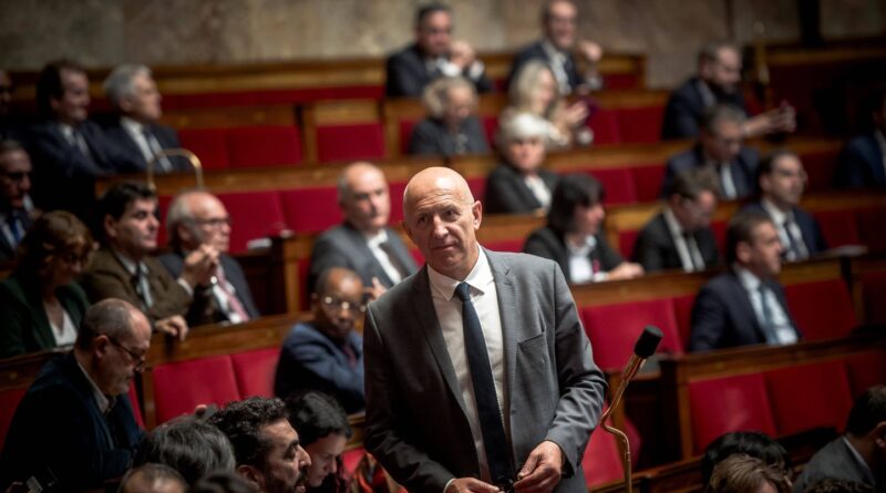 Censure du gouvernement : « Je ne souhaite pas le chaos si Barnier tombe »… Ce député PS n’a pas voté la motion