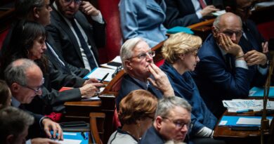 Censure du gouvernement : Salaire, logement… A quoi auront droit Michel Barnier et ses futurs ex-ministres ?