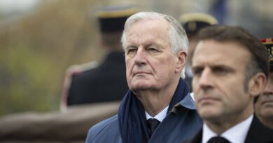 Chute du gouvernement Barnier : « Chaos historique en France »… La presse étrangère s’alarme après la censure