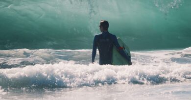 « Comme si, vous heurtiez un mur de briques… » Le surfeur Ty Simpson-Kane raconte sa terrifiante chute