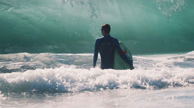 « Comme si, vous heurtiez un mur de briques… » Le surfeur Ty Simpson-Kane raconte sa terrifiante chute