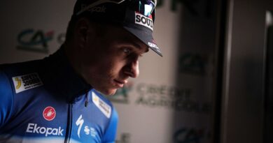 Cyclisme : Après son accident, Evenepoel lance « le réflexe Remco », une campagne de prévention avec la Poste belge