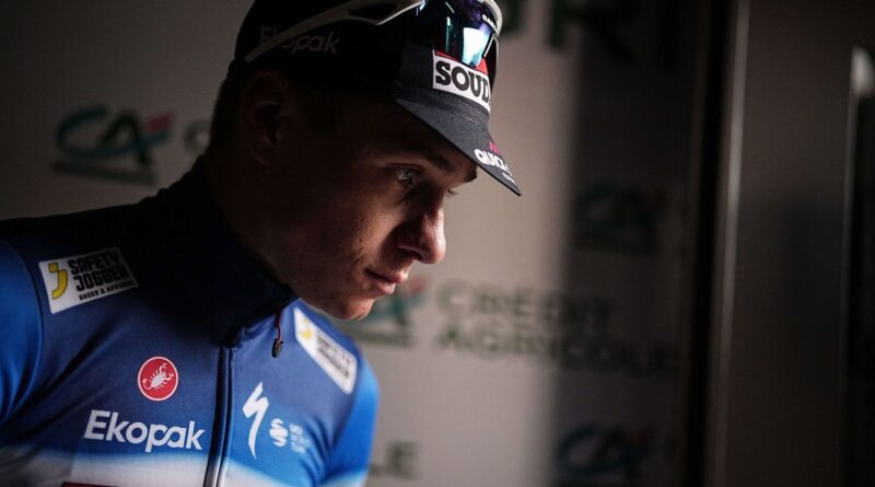 Cyclisme : Après son accident, Evenepoel lance « le réflexe Remco », une campagne de prévention avec la Poste belge