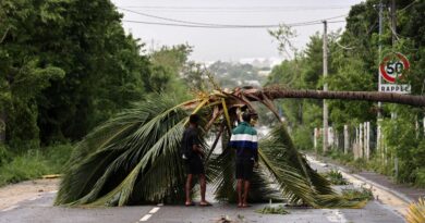 Cyclone à Mayotte : La situation est « catastrophique », au moins deux morts