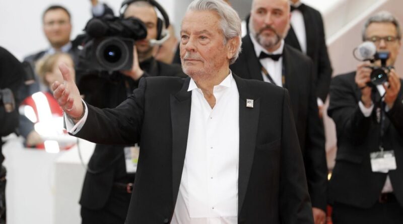 De Donald Sutherland à Alain Delon, ces légendes du cinéma nous ont quittés en 2024