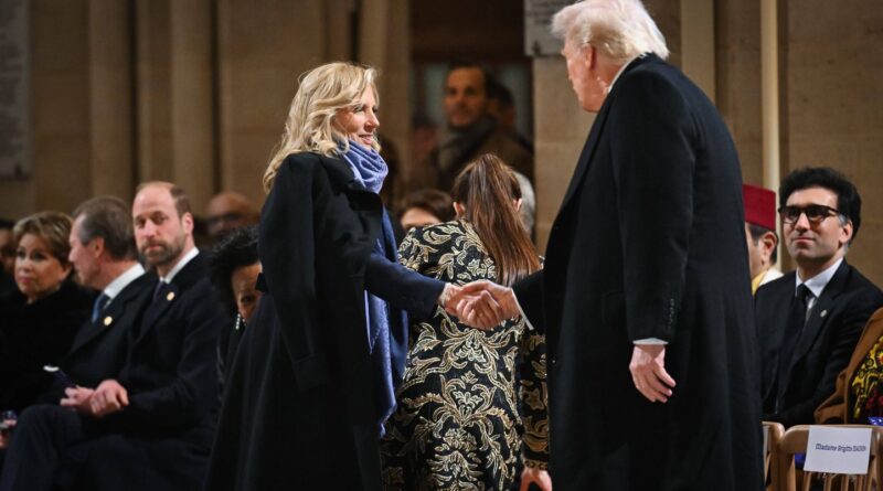 Donald Trump utilise une photo complice avec Jill Biden pour faire la promo de ses parfums