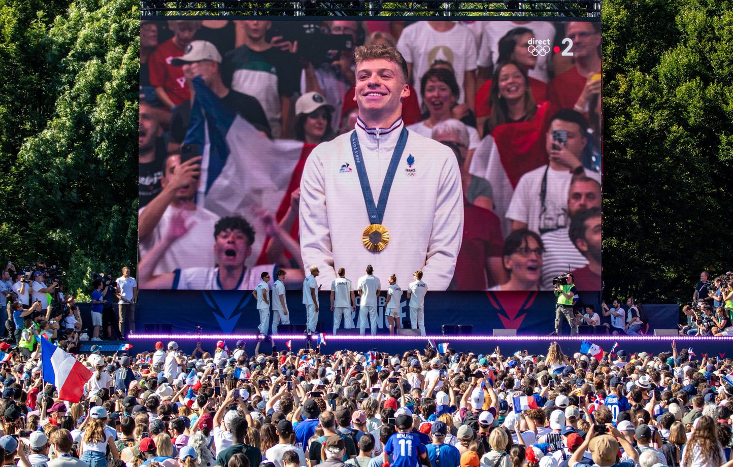 Comment finir l'année s'en parler des Jeux Olympiques et Paralympiques de Paris 2024 ? Léon Marchand, Teddy Riner, Aurélie Aubert... Ils nous ont tous fait rêver tout l'été ! Et côté organisation, les Français n'ont pas à rougir avec une inoubliable cérémonie d'ouverture et Céline Dion surtout !