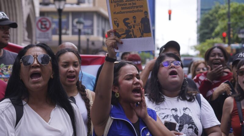 Equateur : Le ministre de la Défense promet la « transparence » dans l’affaire des adolescents disparus