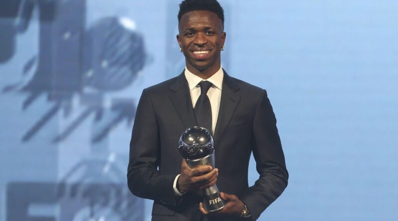 Fifa The Best : « Ils ont essayé de me rabaisser »… Grand déçu du Ballon d’or, Vinicius est cette fois sacré