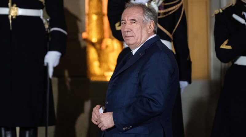 François Bayrou espère rassembler une équipe de poids lourds pour son gouvernement