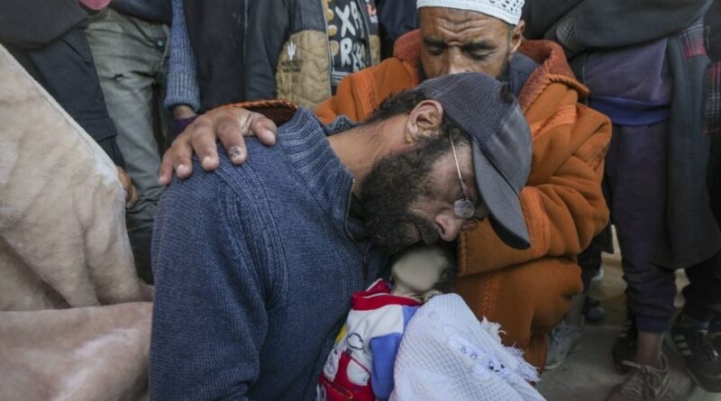 Guerre au Proche-Orient : Un nourrisson mort de froid et sept morts dans un bombardement d’hôpital à Gaza