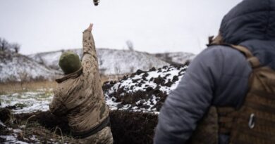 Guerre en Ukraine : Avancée des troupes russes tandis que Moscou évacue son personnel diplomatique en Syrie