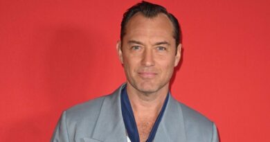 Jude Law a « un gros problème » avec sa célèbre comédie romantique de Noël, « The Holiday »