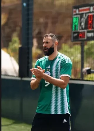 La presse française en ébullition après une photo de Benzema