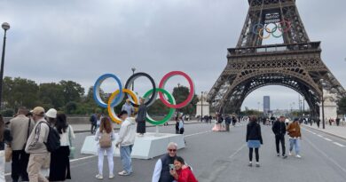 La tour Eiffel évacuée après un départ de feu entre le deuxième étage et le sommet