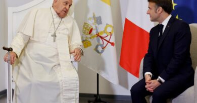 Laïcité, rencontre avec Macron… Ce qu’il faut retenir du voyage du pape en Corse