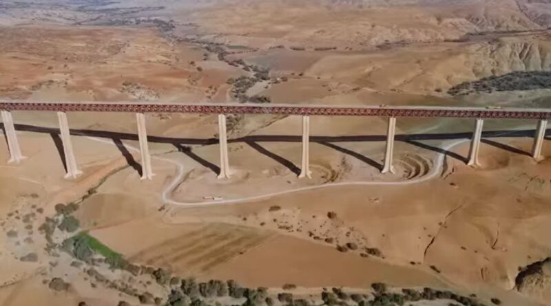 L’Algérie se dote de l’un des plus hauts ponts ferroviaires du monde (VIDÉO)