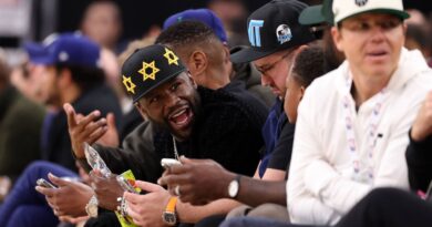 L’ancien boxeur Floyd Mayweather offre un immeuble à 20 millions de dollars à son petit-fils de… trois ans