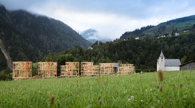 Le nid voxel de Disentis: une tour développée numériquement et construite avec l’aide de l’ordinateur