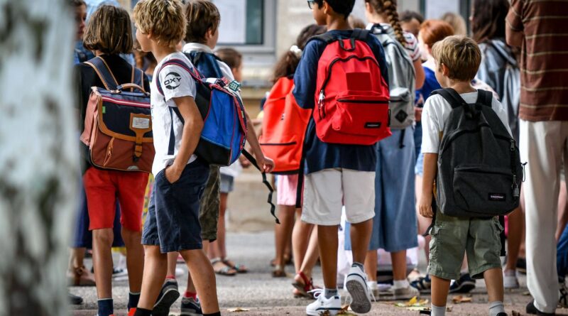 « Le premier qui bouge est gay »… C’est quoi ce défi homophobe auquel jouent les collégiens ?