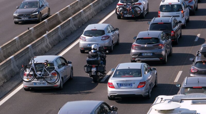 L’inter-files interdit pour les motards en janvier ? Voilà ce qu’ils en pensent (et ce que pensent les automobilistes)