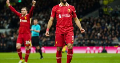 Liverpool : Mohamed Salah se met des musulmans à dos après sa photo de Noël au pied du sapin