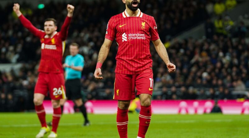 Liverpool : Mohamed Salah se met des musulmans à dos après sa photo de Noël au pied du sapin