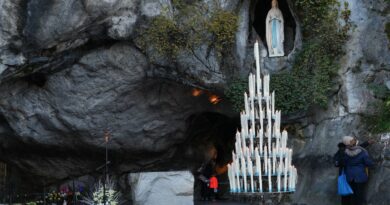 Lourdes : Mais, au fait, comment devient-on un vrai « miraculé » ?