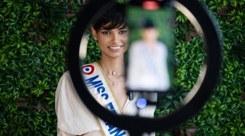 Miss France 2025 : Les candidates face à la haine en ligne