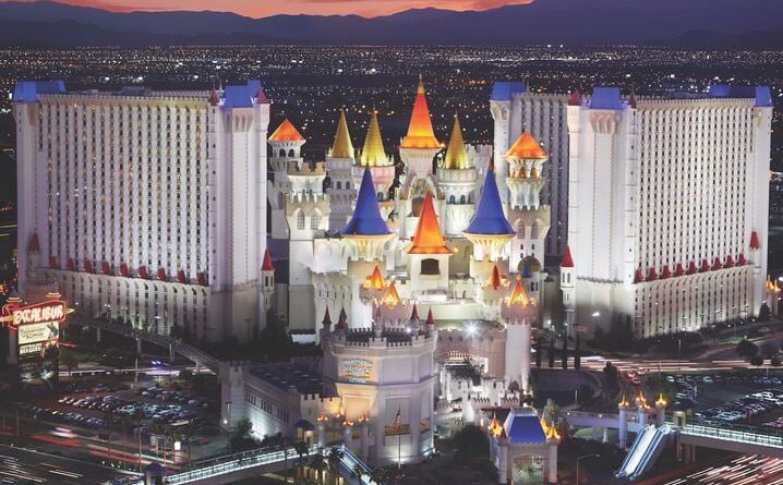 Noël à Las Vegas : Ripaille, chevaliers et baston… Bienvenue au réveillon médiéval du casino Excalibur