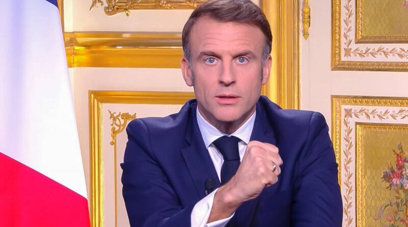 Nouveau Premier ministre : Pourquoi Emmanuel Macron gagne-t-il du temps pour choisir le successeur de Michel Barnier ?