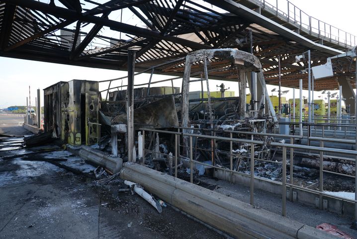 Un car de supporteurs lyonnais avait pris feu au niveau d'un péage de l'autoroute A1, à Fresnes-lès-Montauban, le 25 mai dernier. 