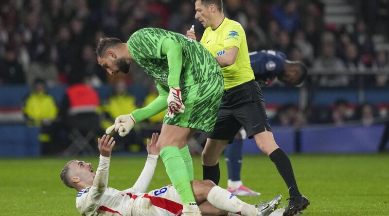 PSG - OL : Pourquoi Donnarumma a-t-il explosé (et frôlé l’expulsion) après le but de Mikautadze ?