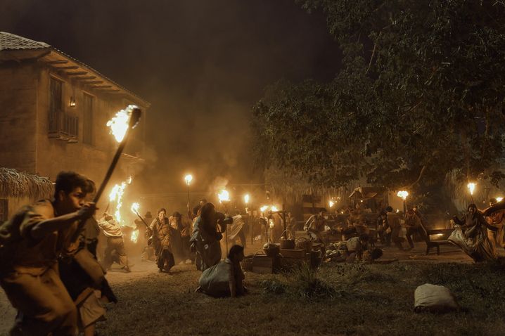 L'adaptation de Cent ans de solidue sur Netflix prend la forme d'une série épique qui tente de restituer le «réalisme magique» du roman.