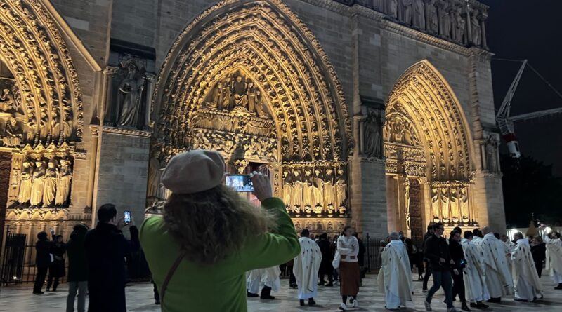 Réouverture de Notre-Dame : « J’aurais été capable d’escalader les toits pour avoir un siège » pour la première messe