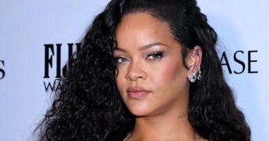 Rihanna s’essaie à une étrange expérience alimentaire… Paul McCartney et Ringo Starr s’offrent un moment de nostalgie…