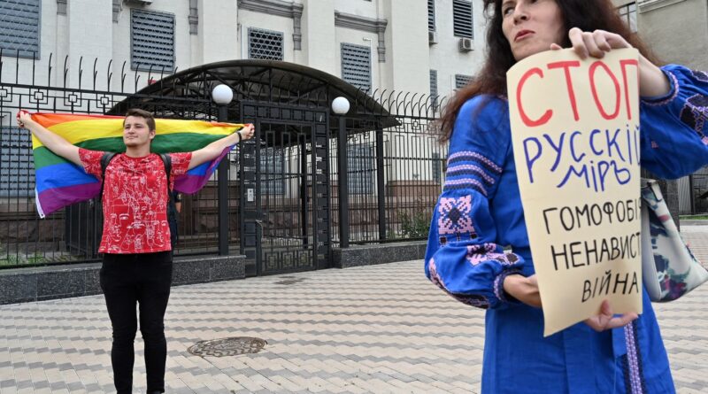 Russie : Un organisateur de « voyages LGBT » retrouvé mort en prison